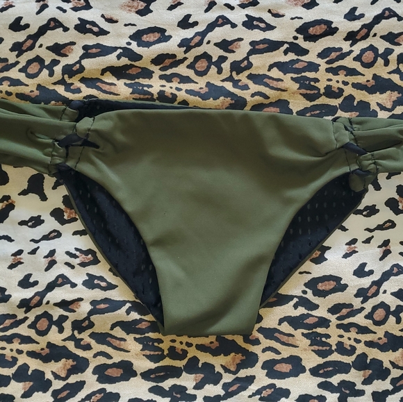 Reversible Mesh bikini bottom - Picture 6 of 7